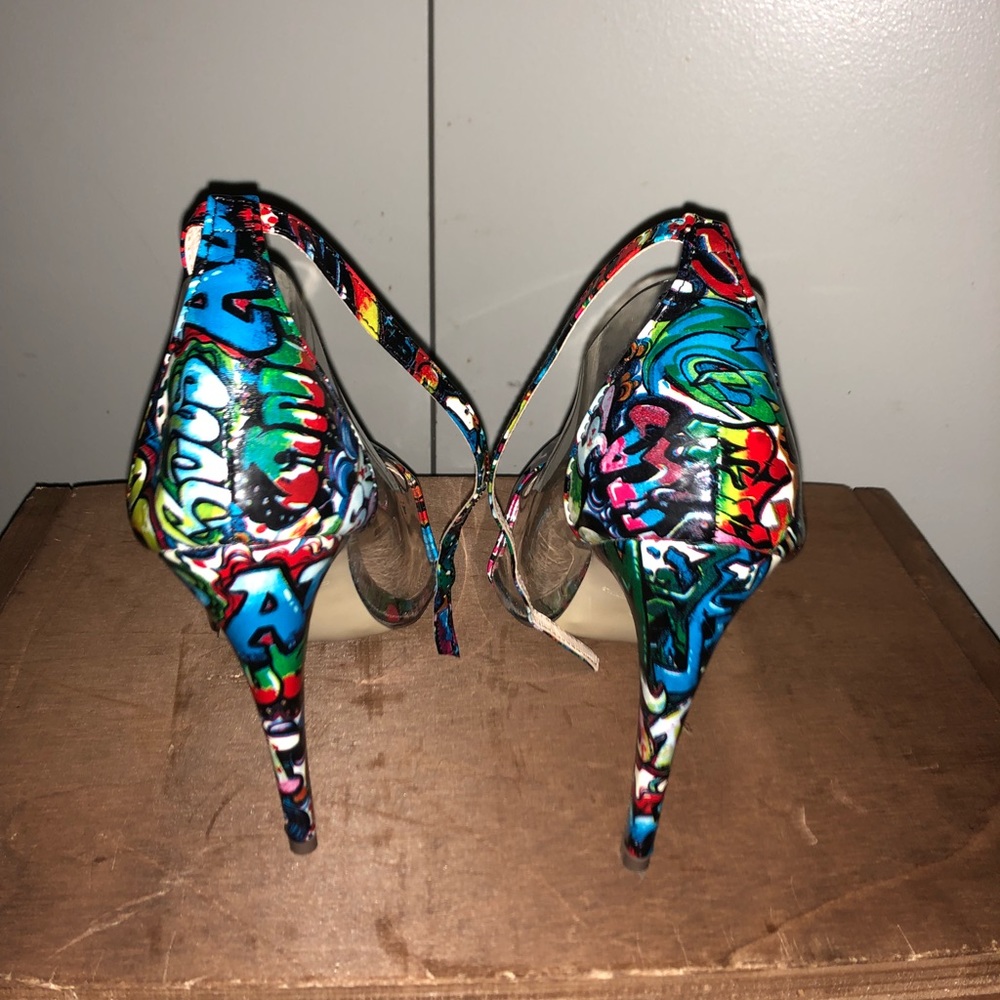 Heels - Picture 3 of 3